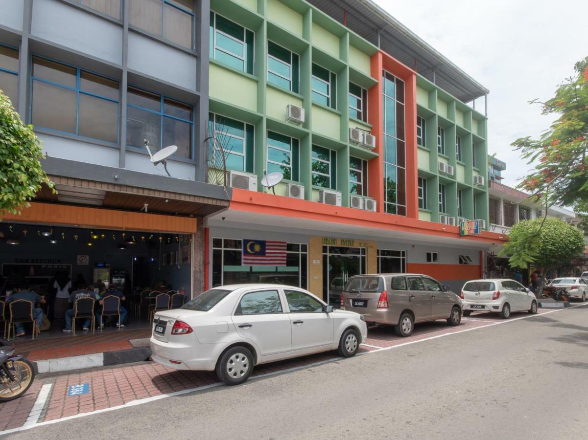 OYO 89344 Labuan Avenue Hotel Buitenkant foto